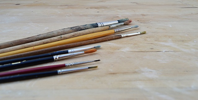 図画工作科 美術科で役立つ筆の持ち方 絵の具の溶き方 小学生 中学生 高校生 大人でも水彩絵の具で筆を使うときにコツ 母画家道 甲斐香織公式サイト